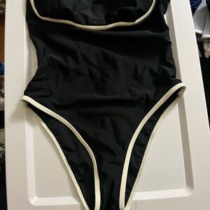Cupshe Black and White One Piece Swimsuit